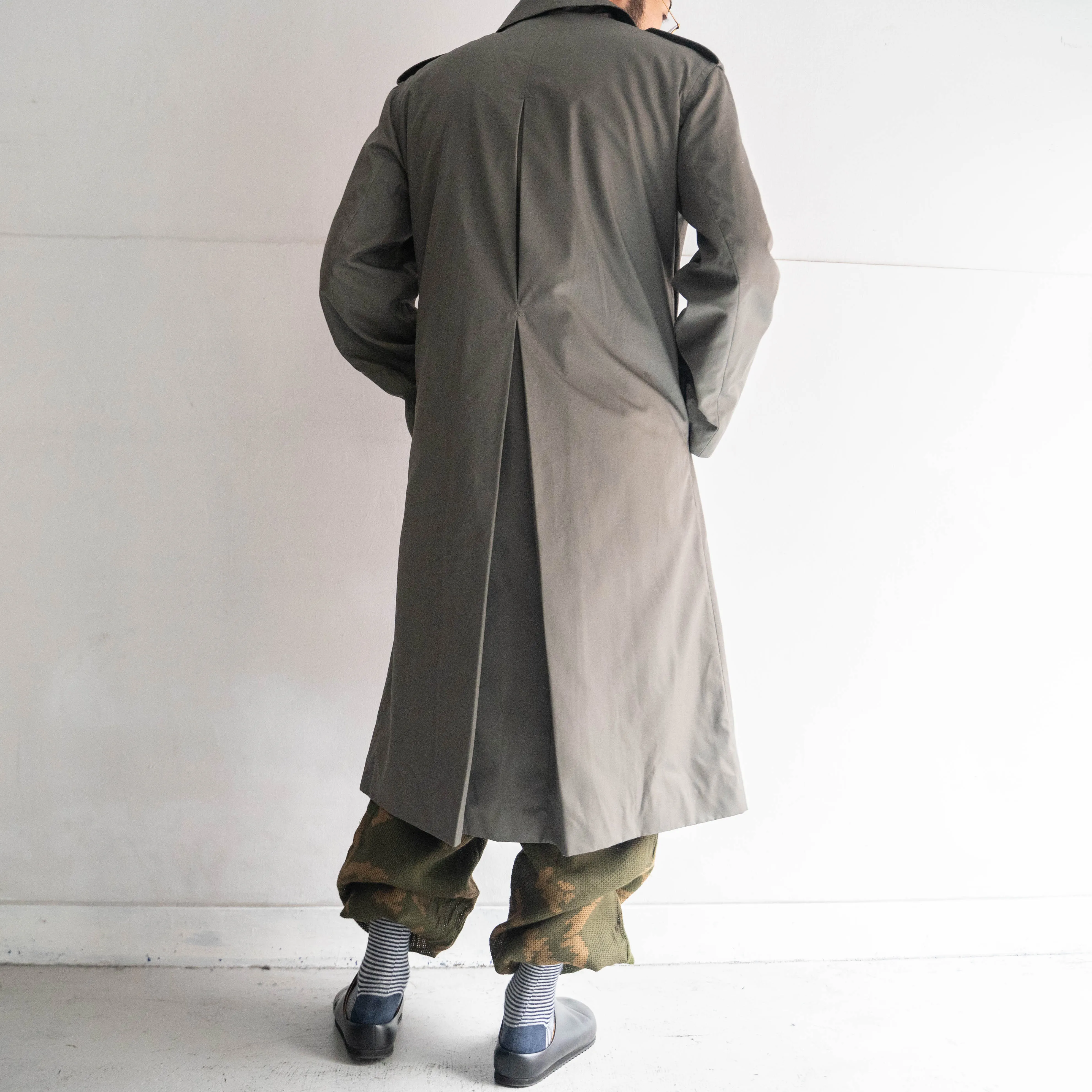 2000s Spanish military khaki color balmacaan coat 'dead stock'