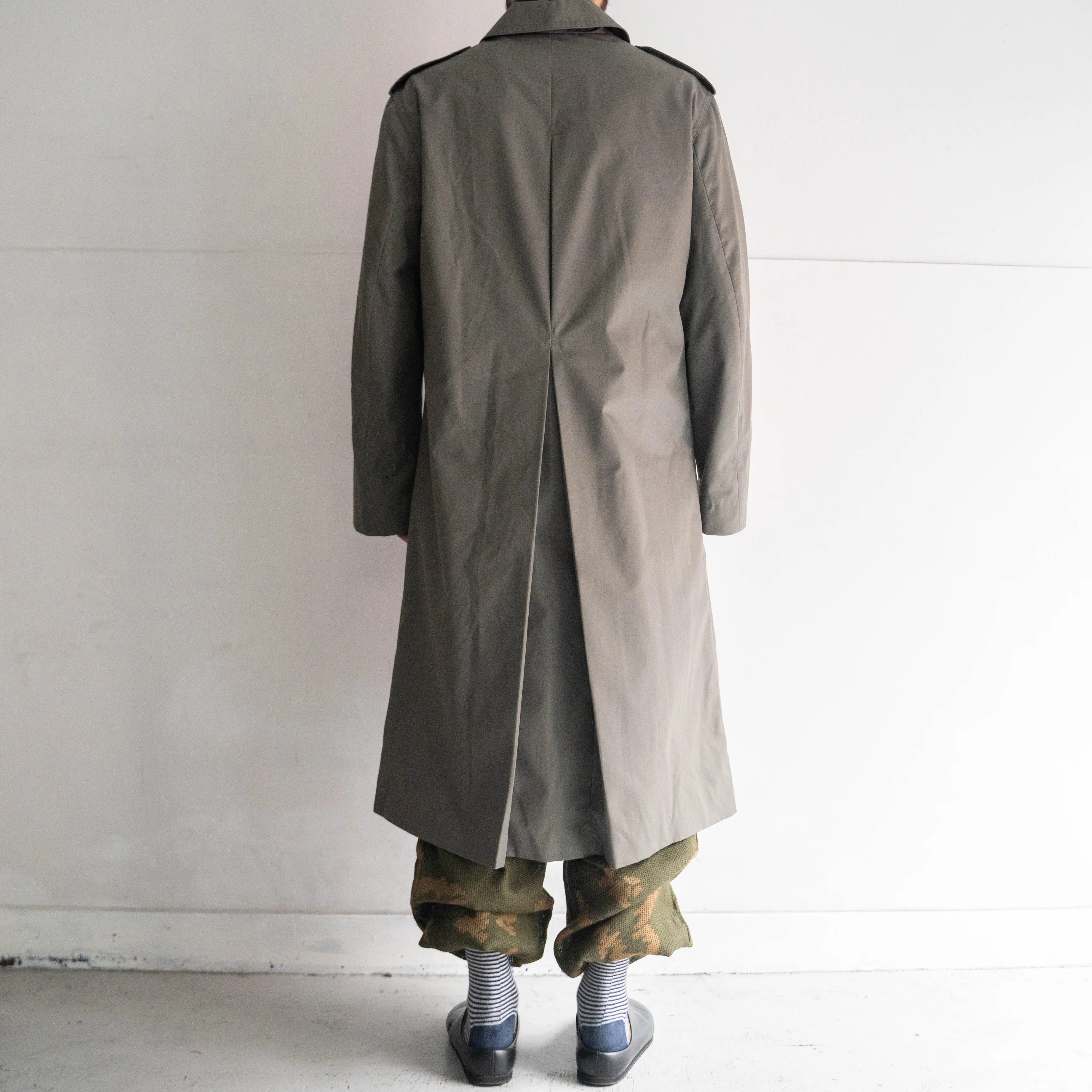 2000s Spanish military khaki color balmacaan coat 'dead stock'