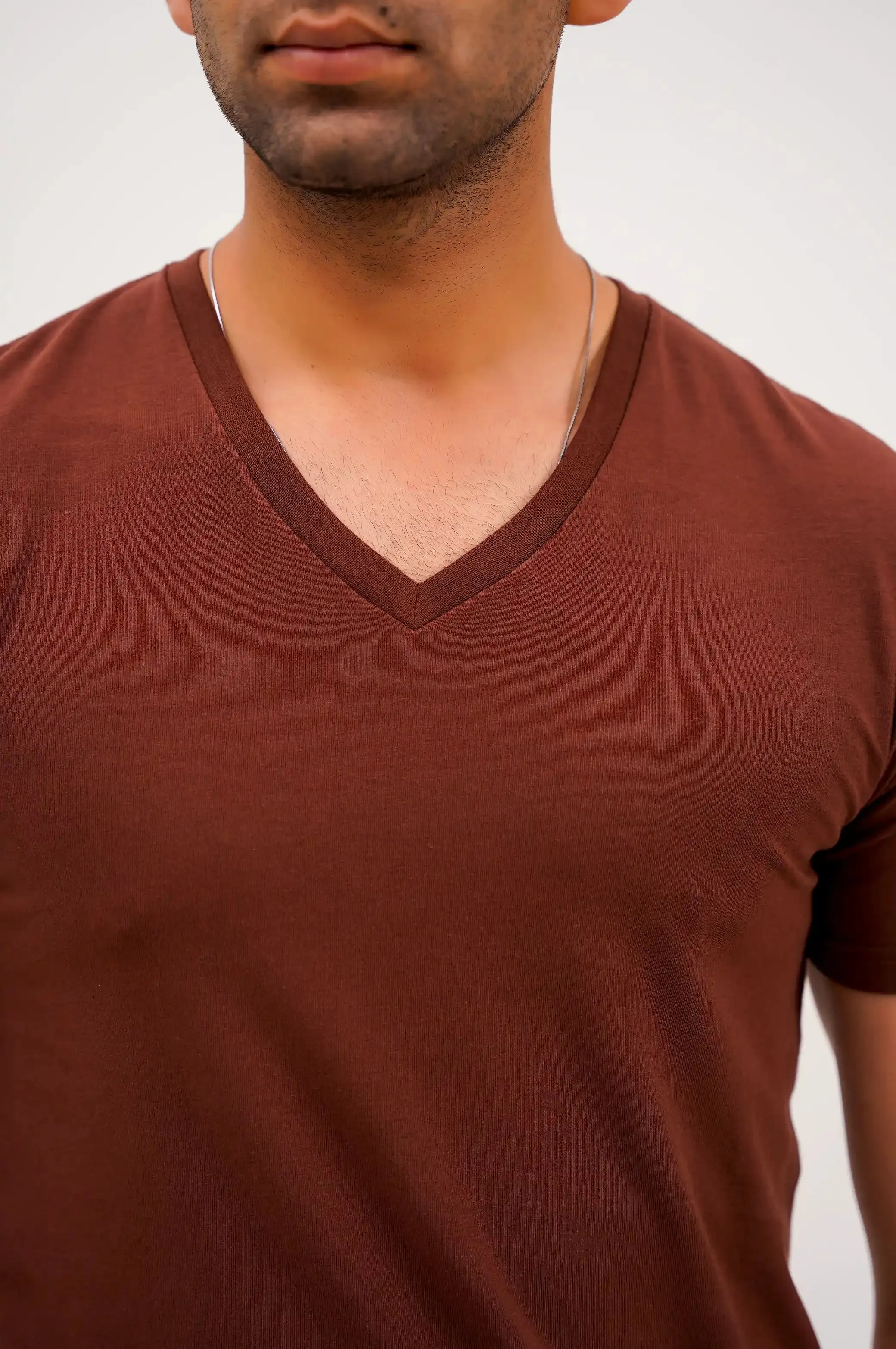 BASIC V NECK T-SHIRT