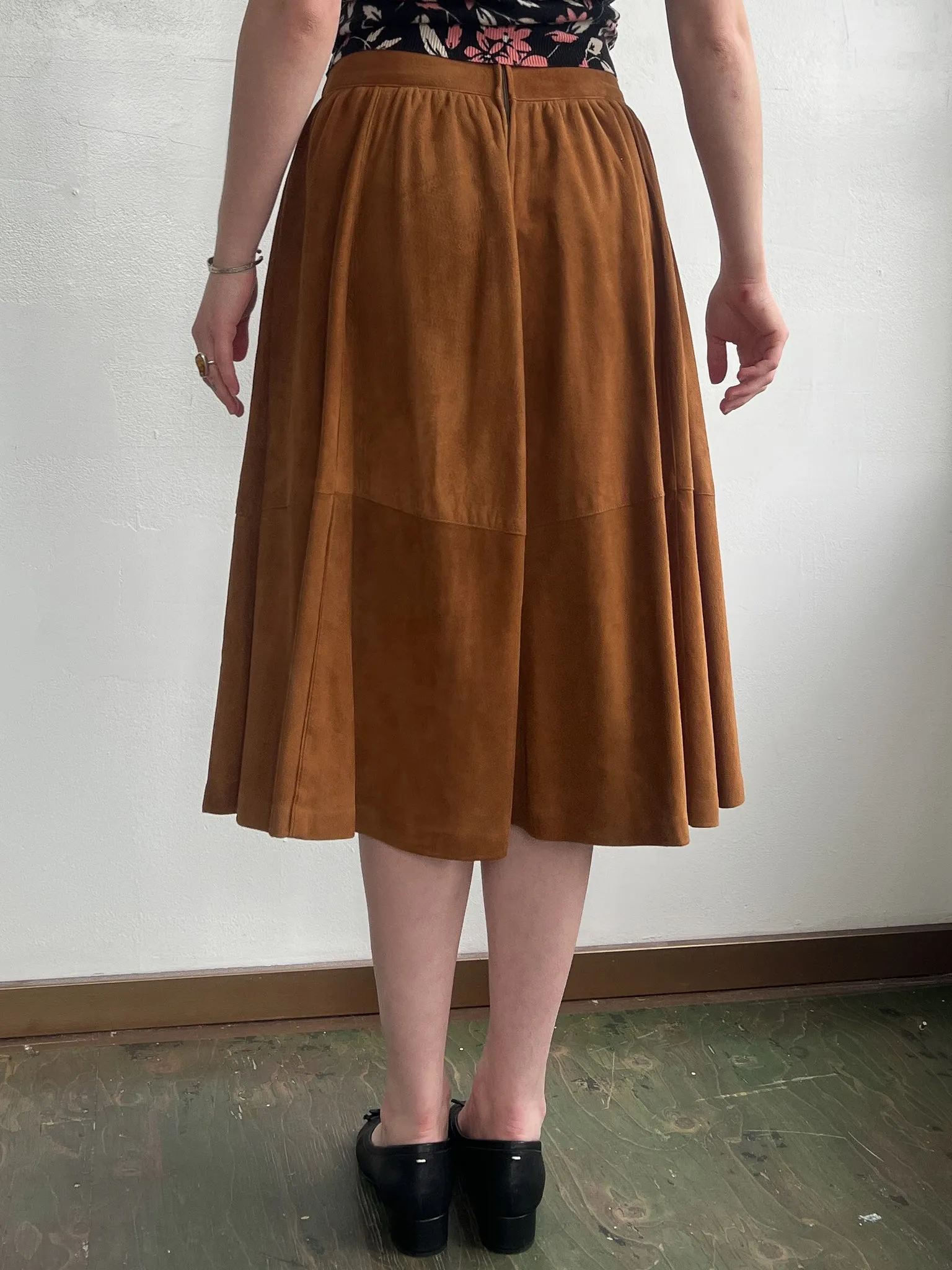 Caramel Suede Voluminous Skirt (S/M)