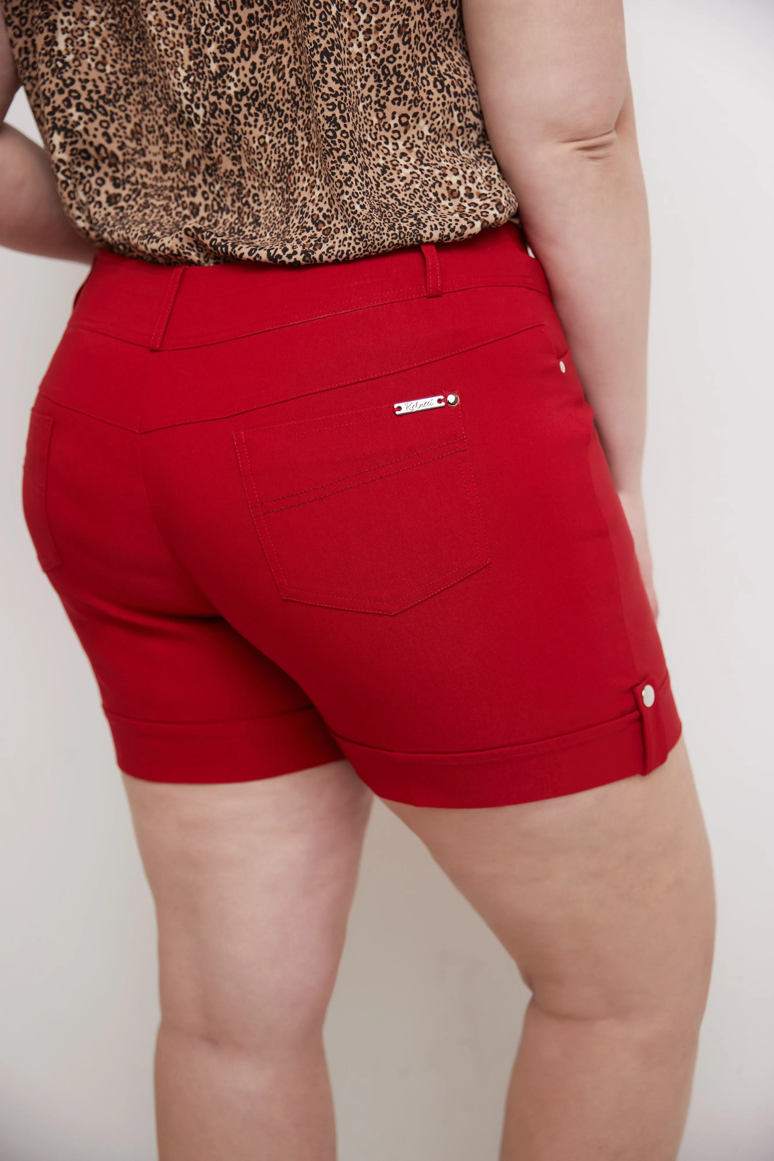 Curvy Plus Size 6” Shorts with Slimming Cuff