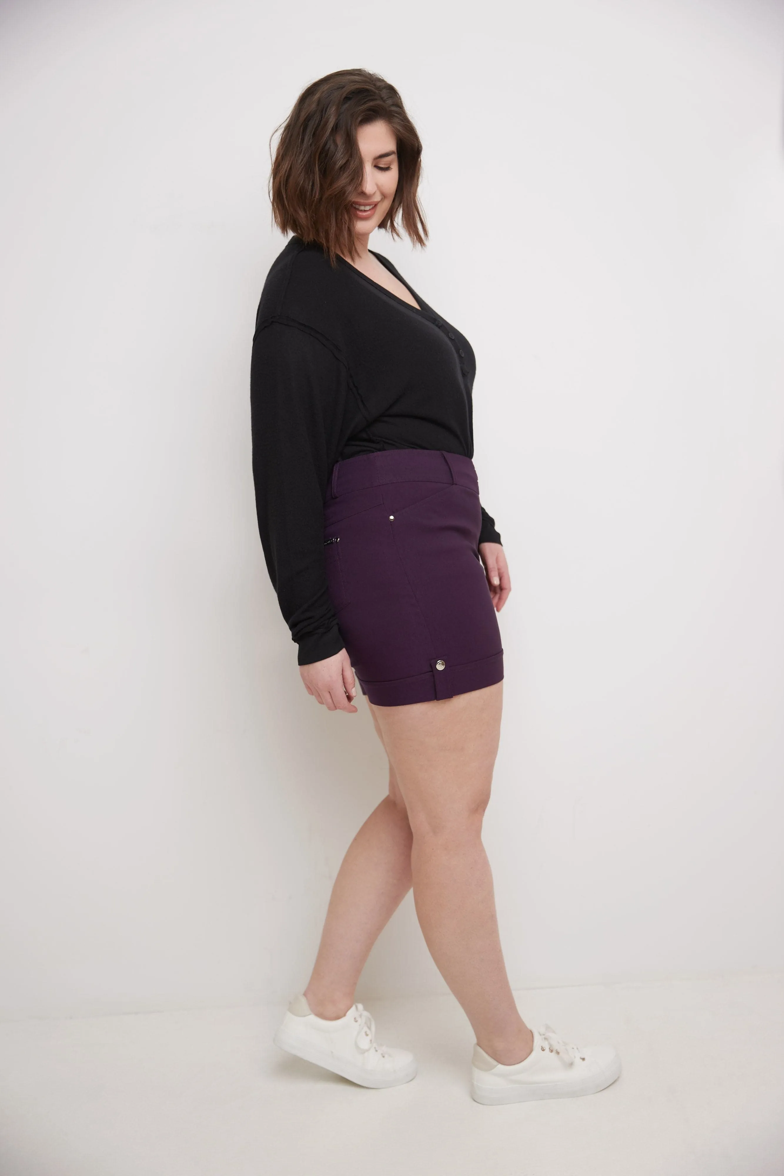 Curvy Plus Size 6” Shorts with Slimming Cuff