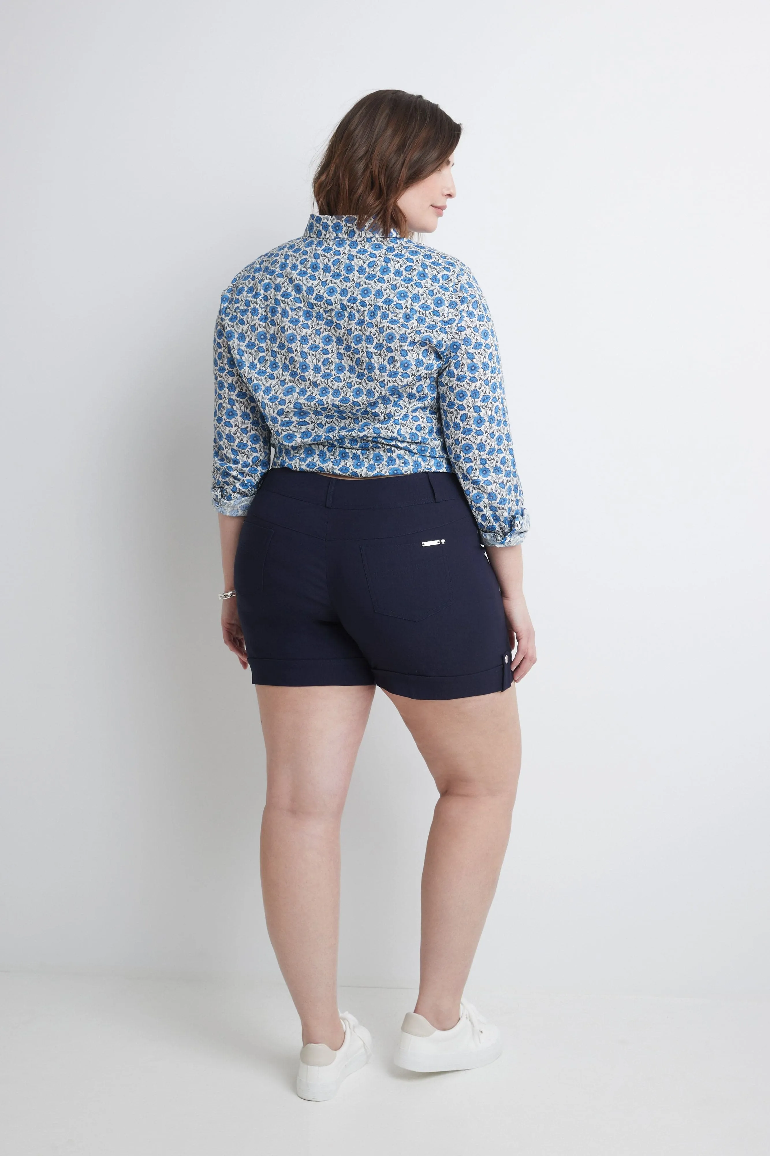 Curvy Plus Size 6” Shorts with Slimming Cuff