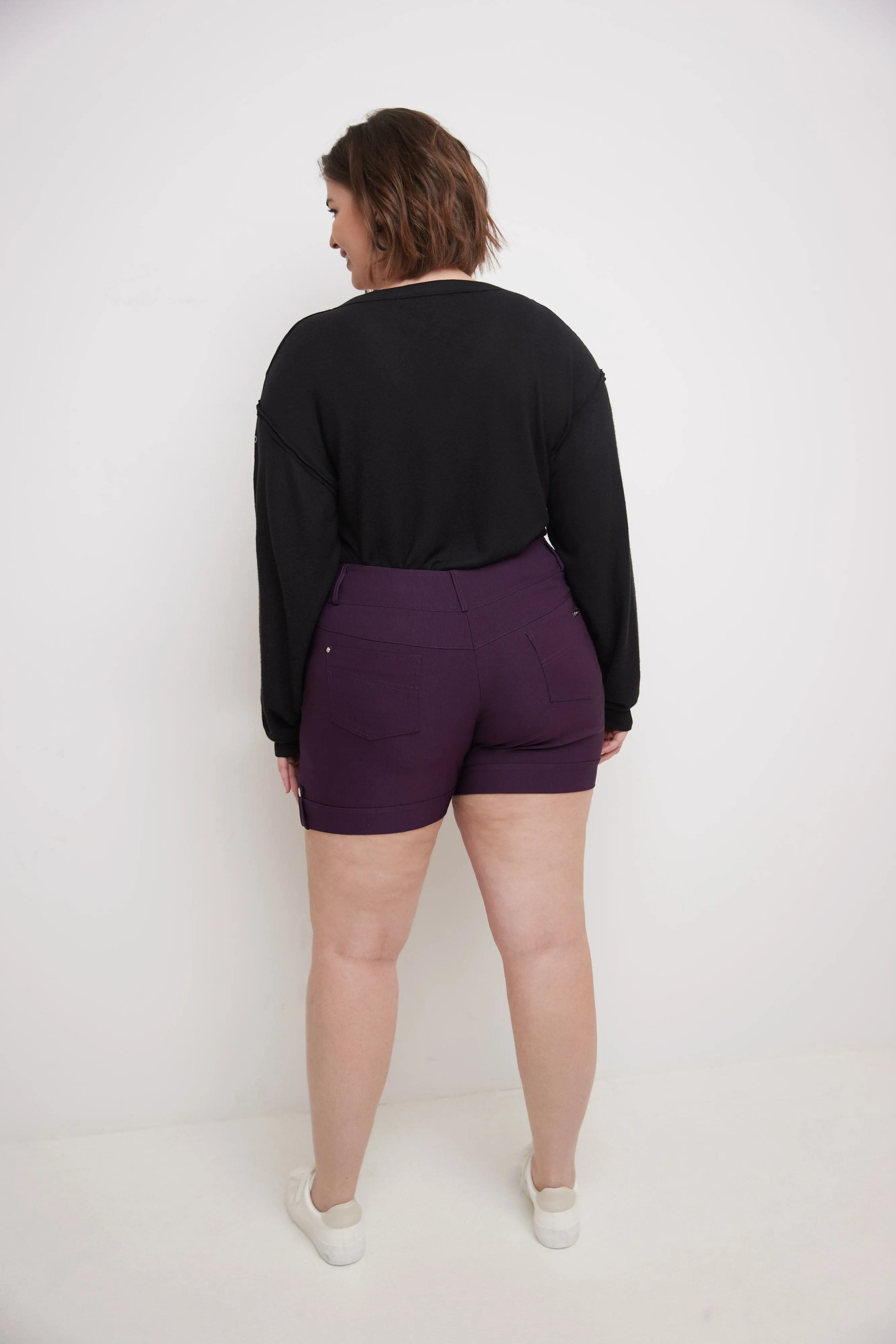 Curvy Plus Size 6” Shorts with Slimming Cuff