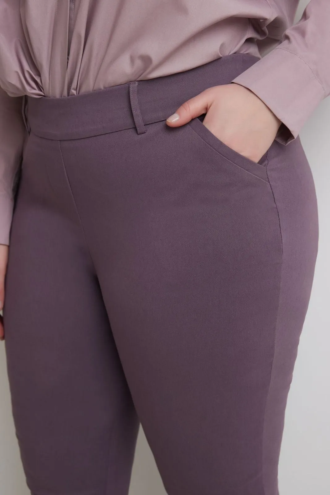 Curvy Pull-on Barely Bootcut Classic Pants