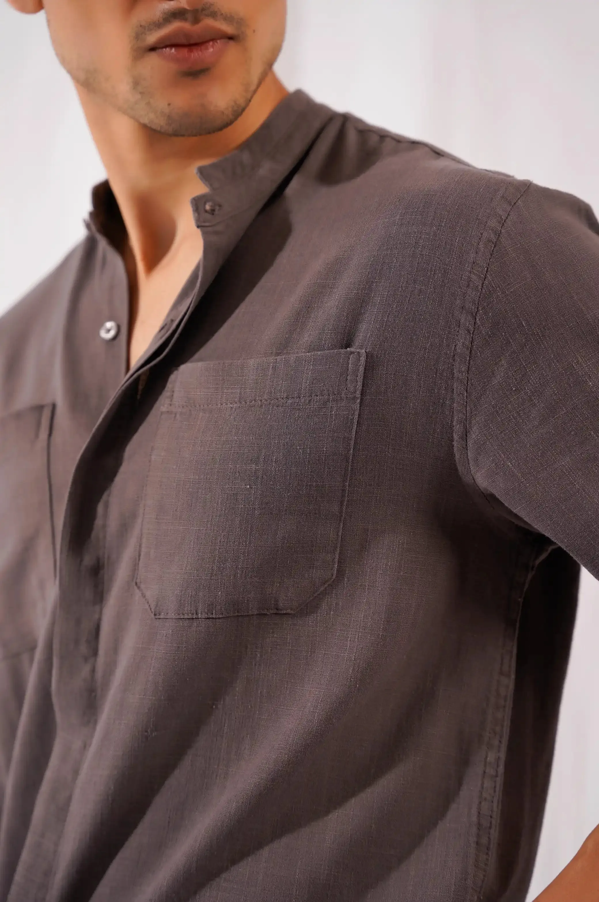 DOUBLE POCKET BAND COLLAR SHIRT