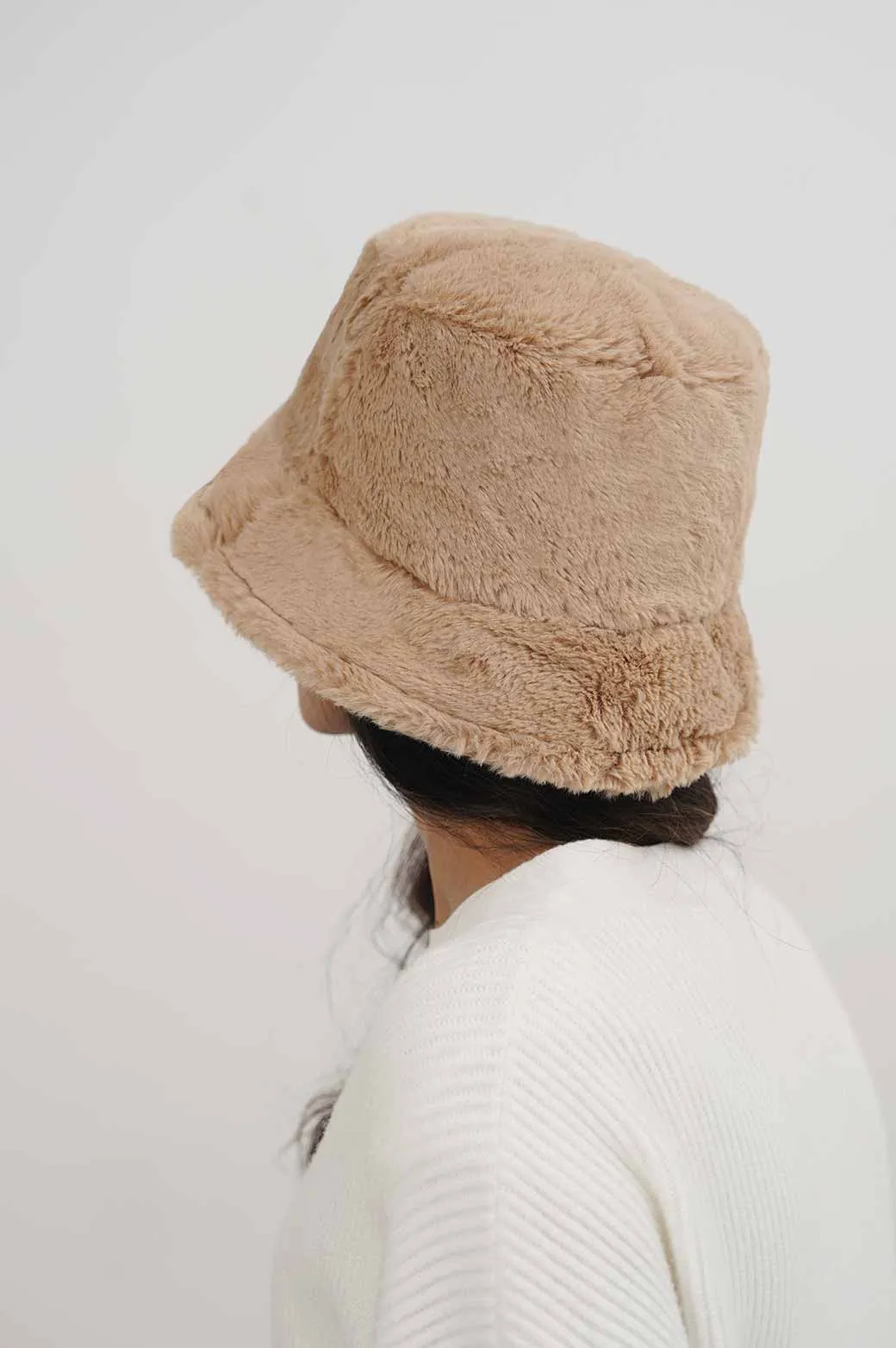 FUR BUCKET HAT