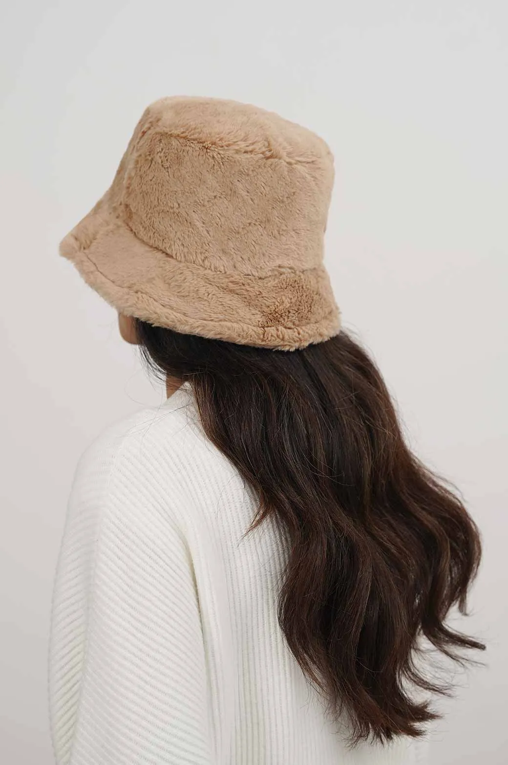 FUR BUCKET HAT