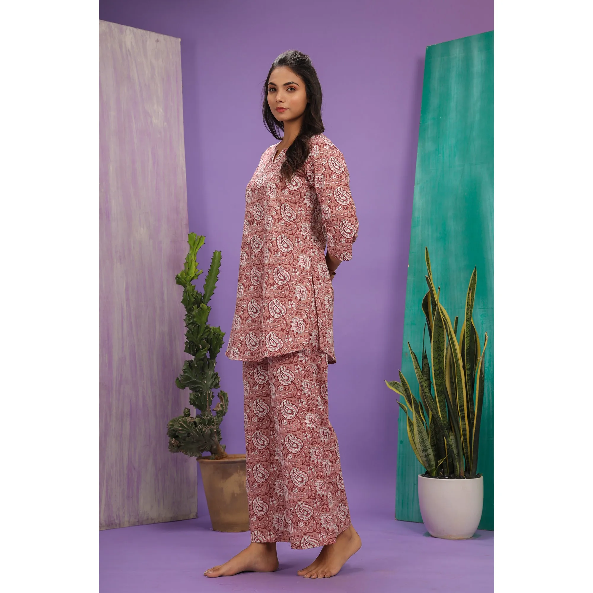 Gul Bano Jaal On Loungewear