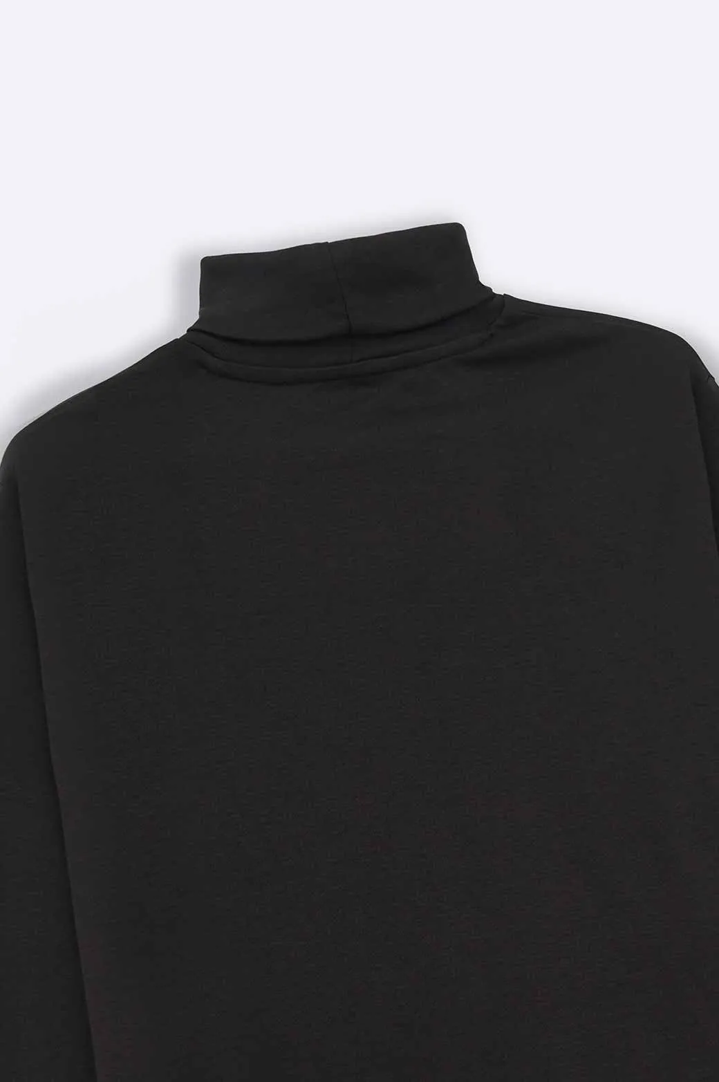 HIGH-NECK SWEATSHIRT